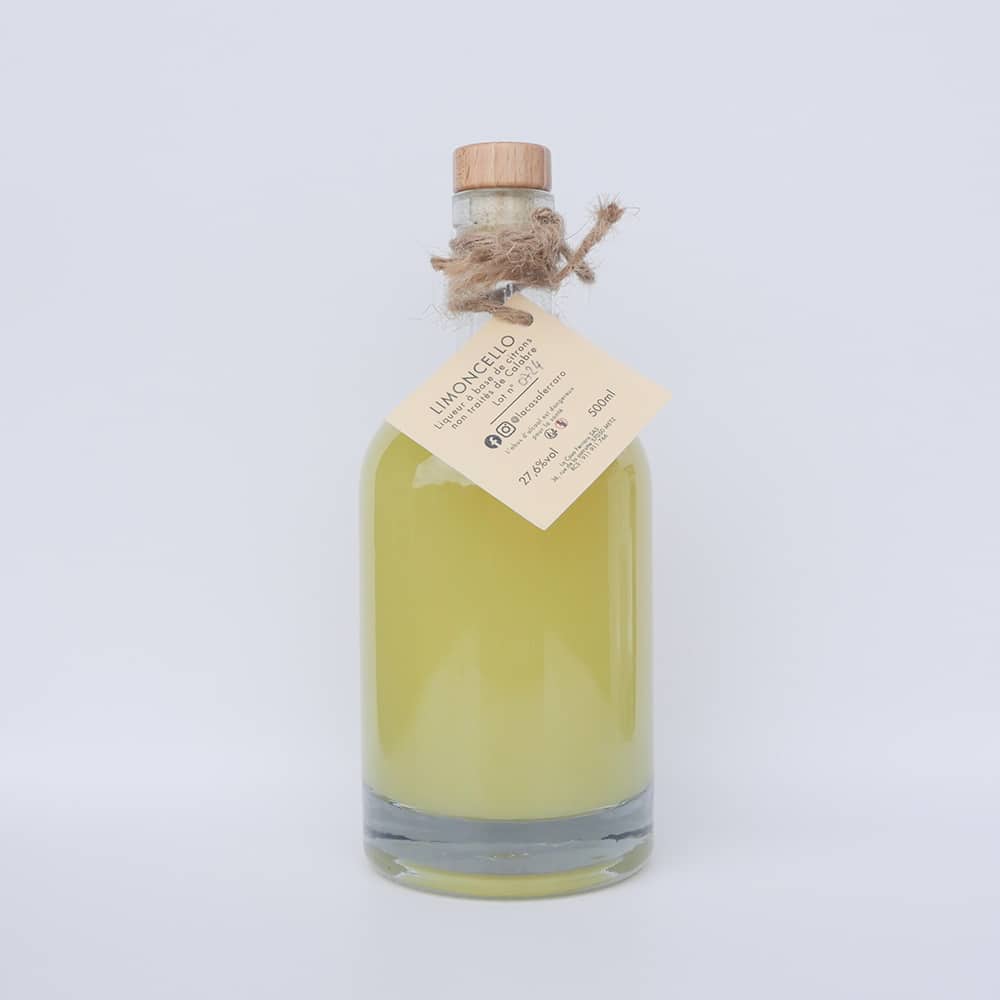 Limoncello, liqueur artisanale à base de citrons non traités de Calabre